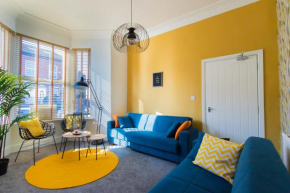 Rufford Road Residence, entire house with free wifi and free parking on the street